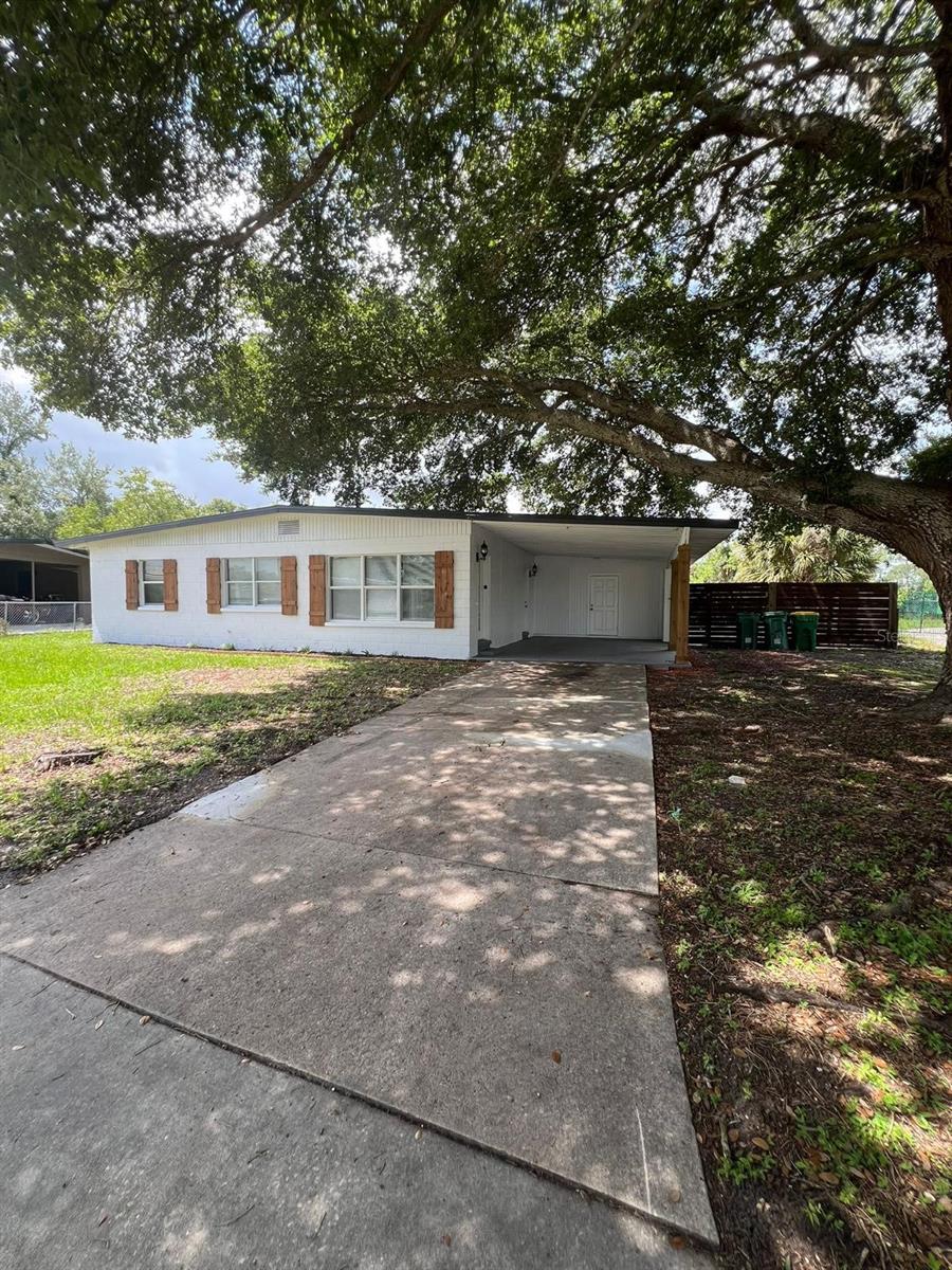 1221 Cypress Ln Property Photo 2