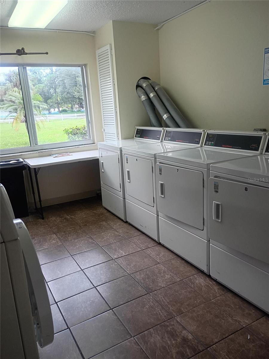 1520 Glen Oaks Dr E #248 Property Photo 24