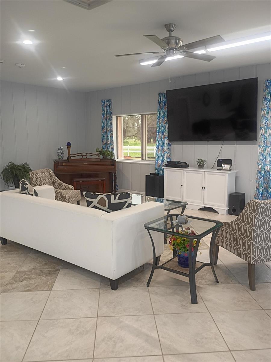 1520 Glen Oaks Dr E #248 Property Photo 25