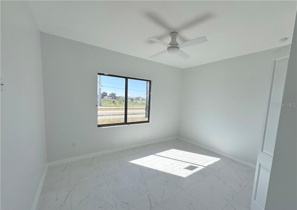 1027 Kismet Pkwy W Property Photo 14