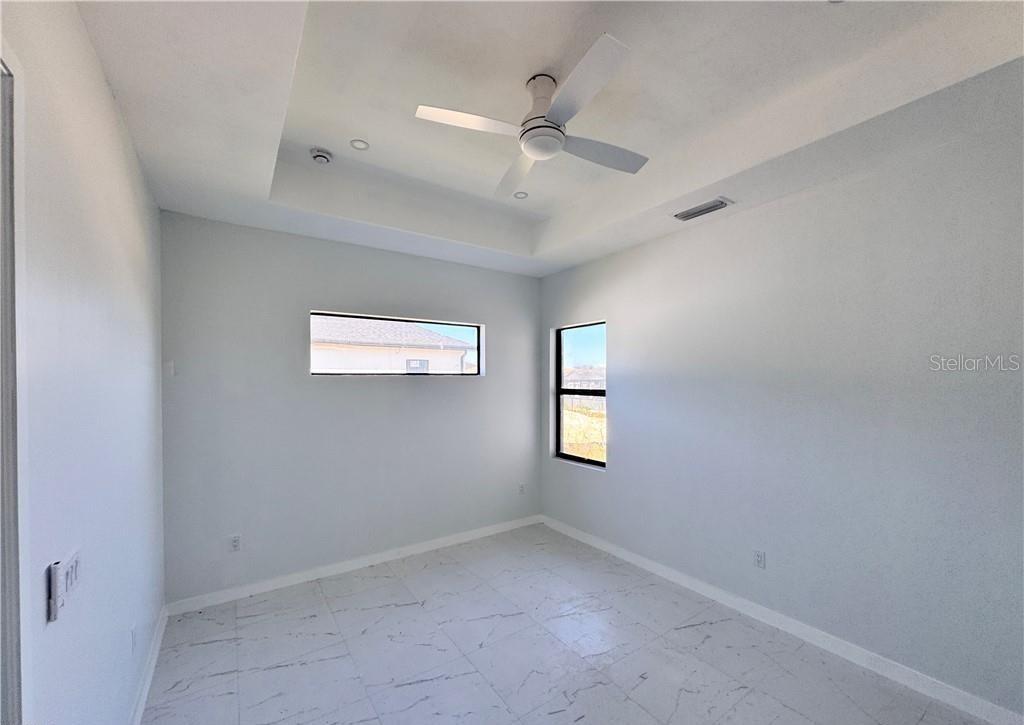 1027 Kismet Pkwy W Property Photo 22