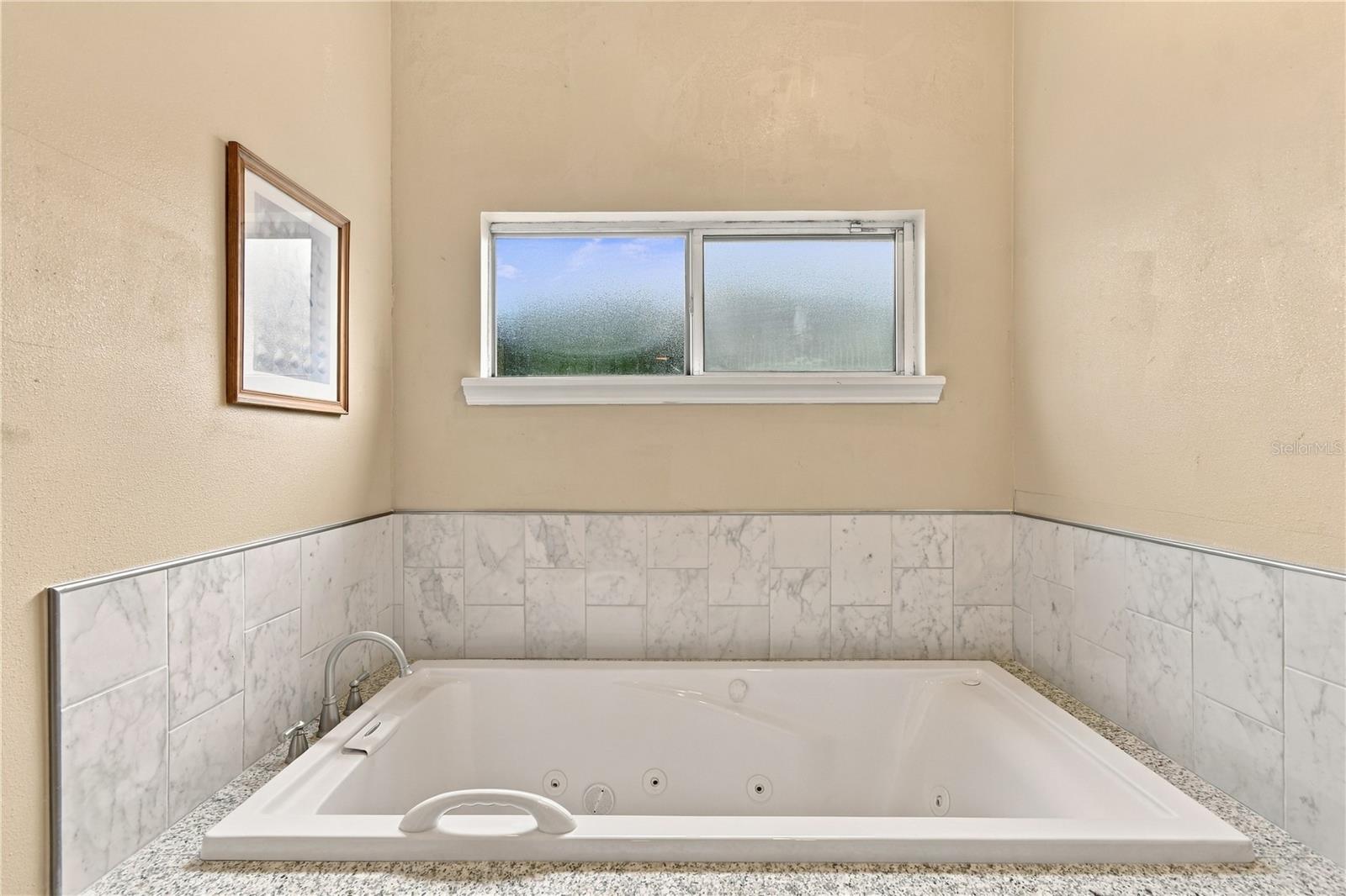 524 S Longview Pl Property Photo 13