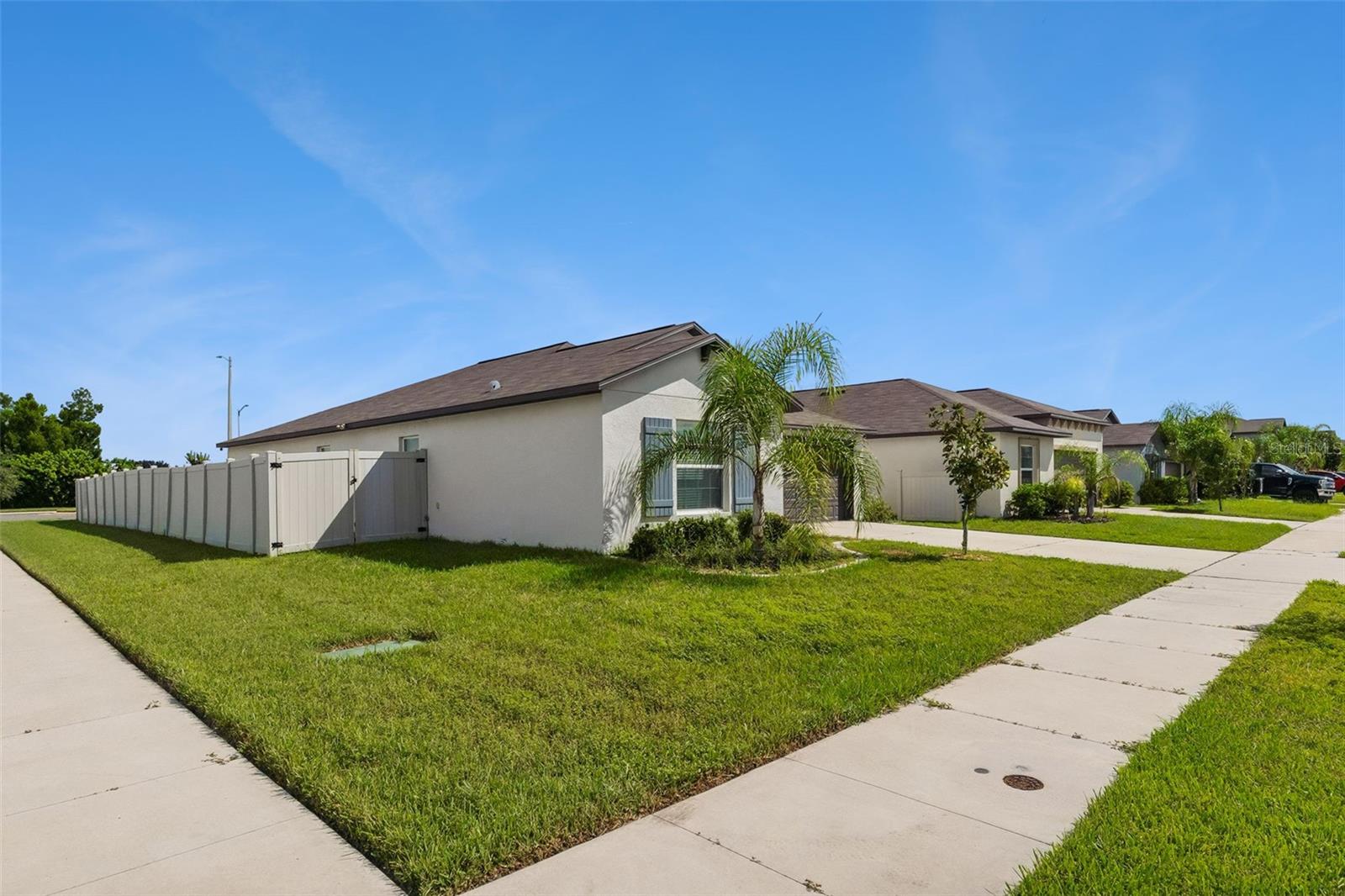 5404 Blue Azure Dr Property Photo 3