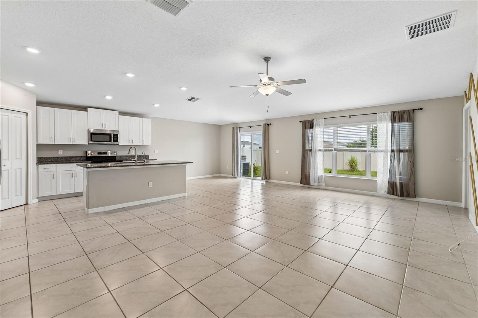 5404 Blue Azure Dr Property Photo 6