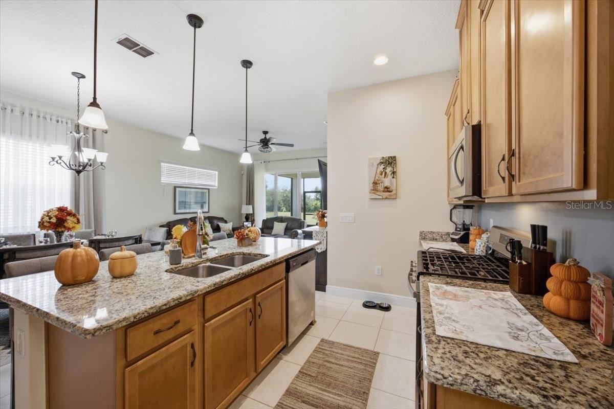 2541 Yellow Brick Rd Property Photo 2