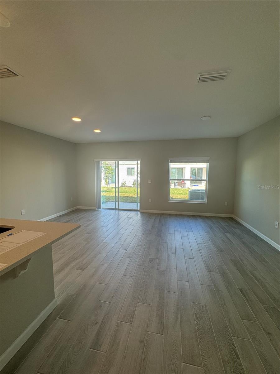 14922 Harvest St Property Photo 4