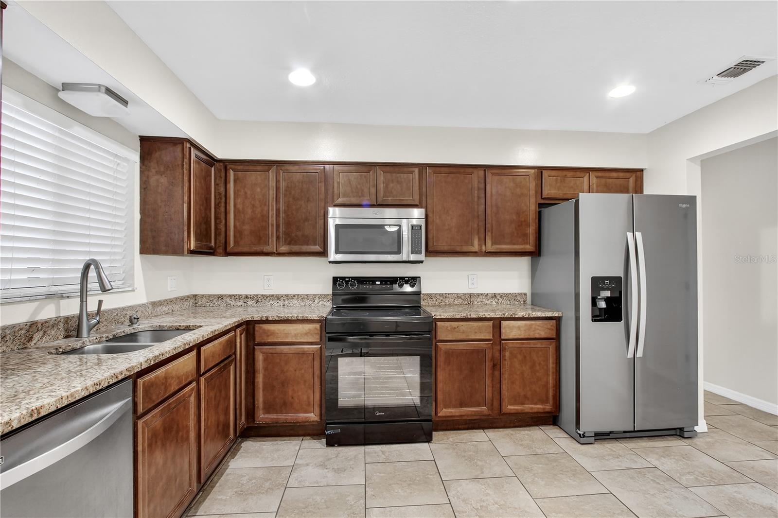 300 Dublin Dr Property Photo 4