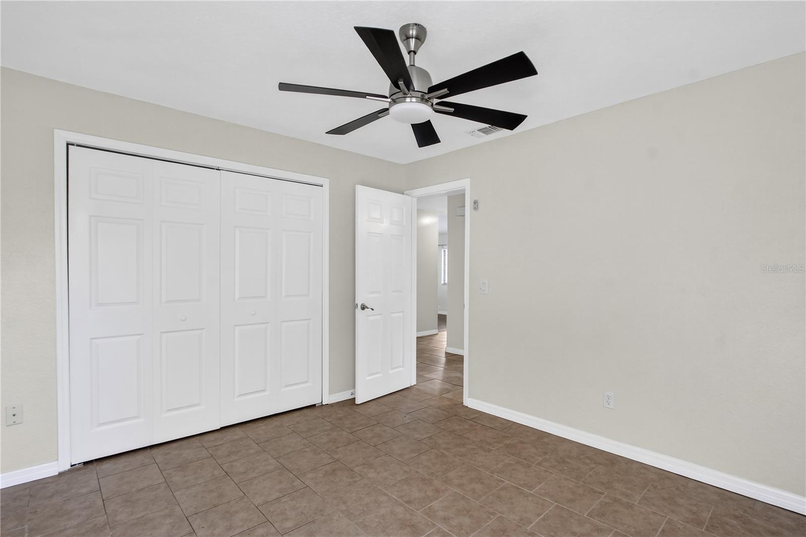 300 Dublin Dr Property Photo 11