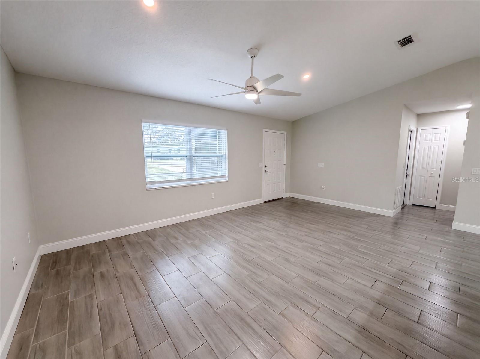 8165 Ridge Rd Property Photo 3