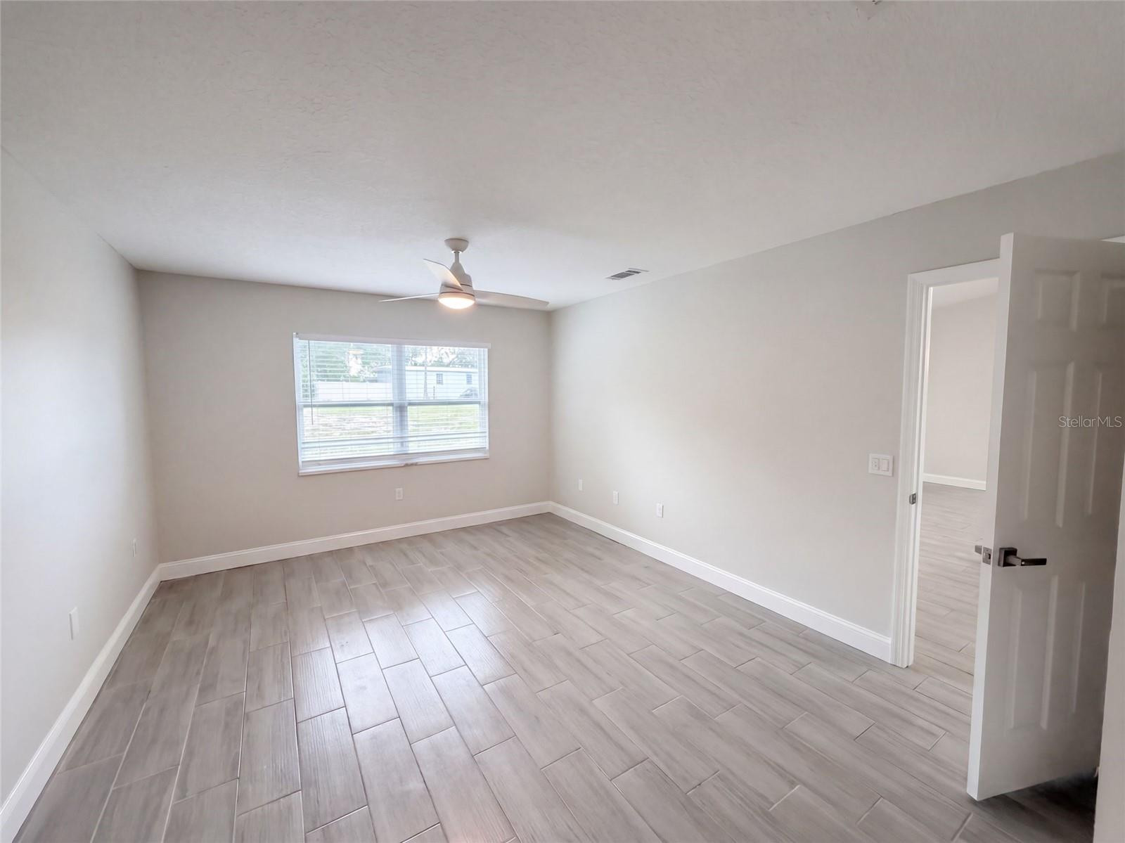 8165 Ridge Rd Property Photo 10