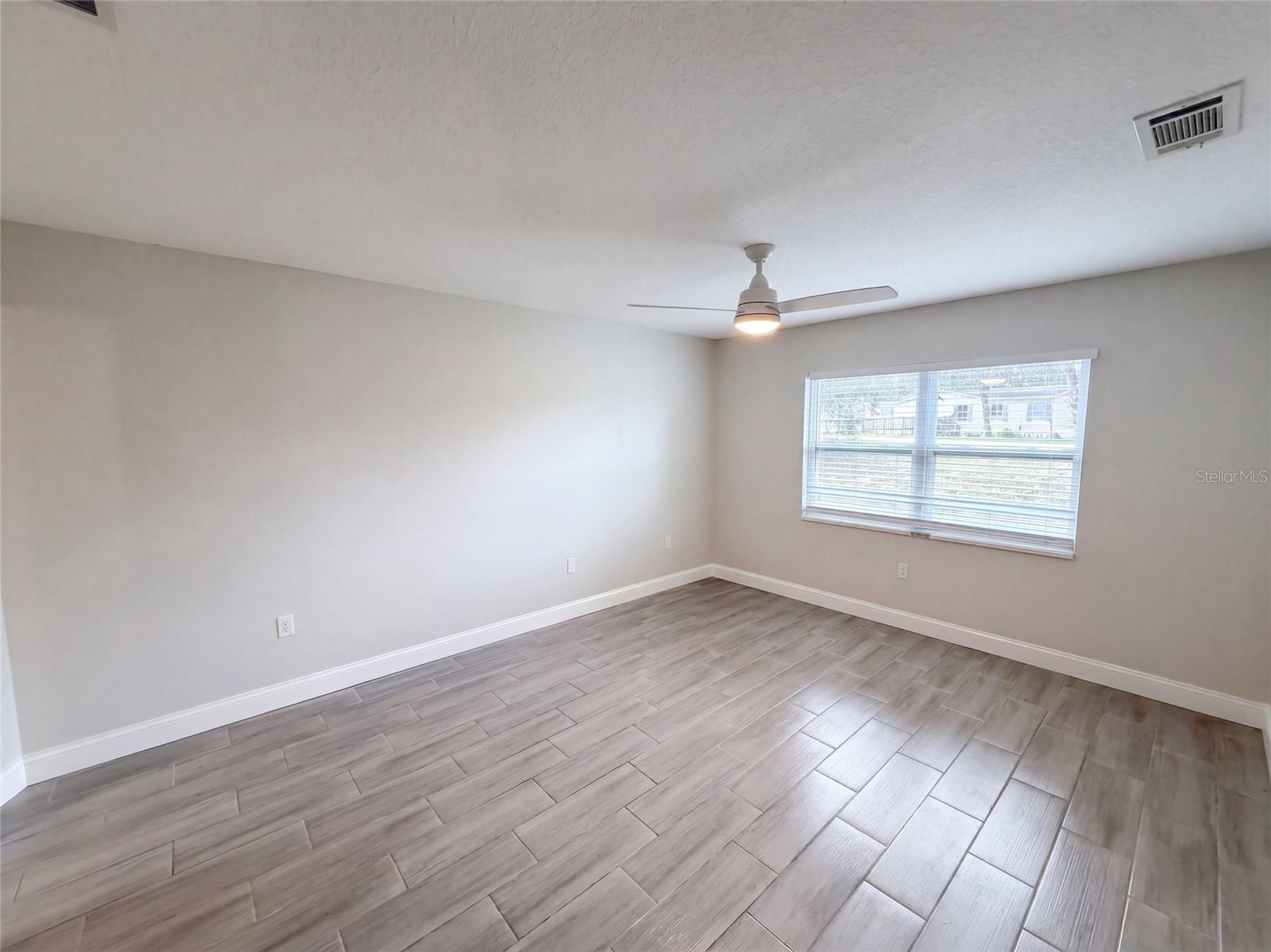 8165 Ridge Rd Property Photo 11