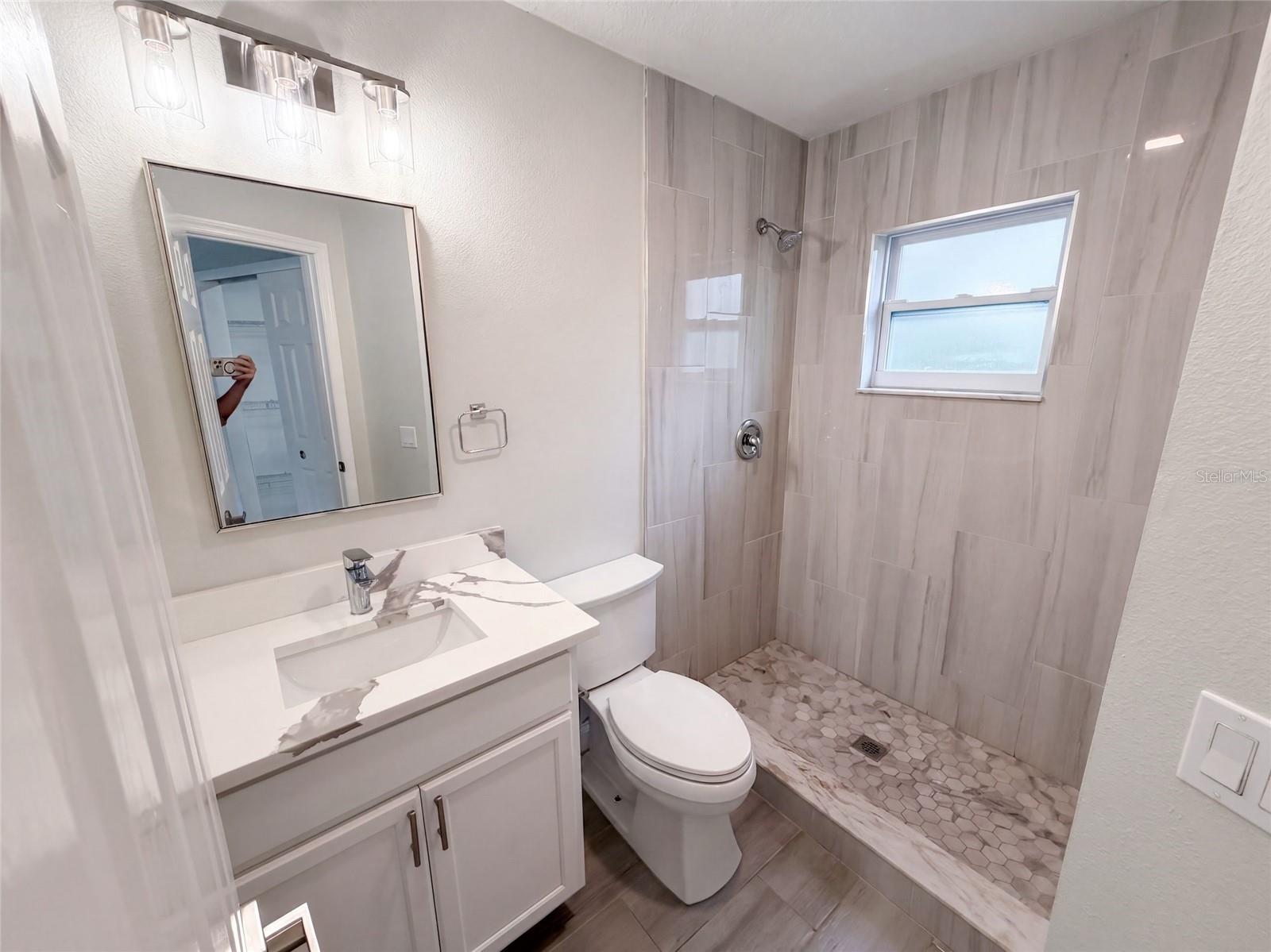8165 Ridge Rd Property Photo 13