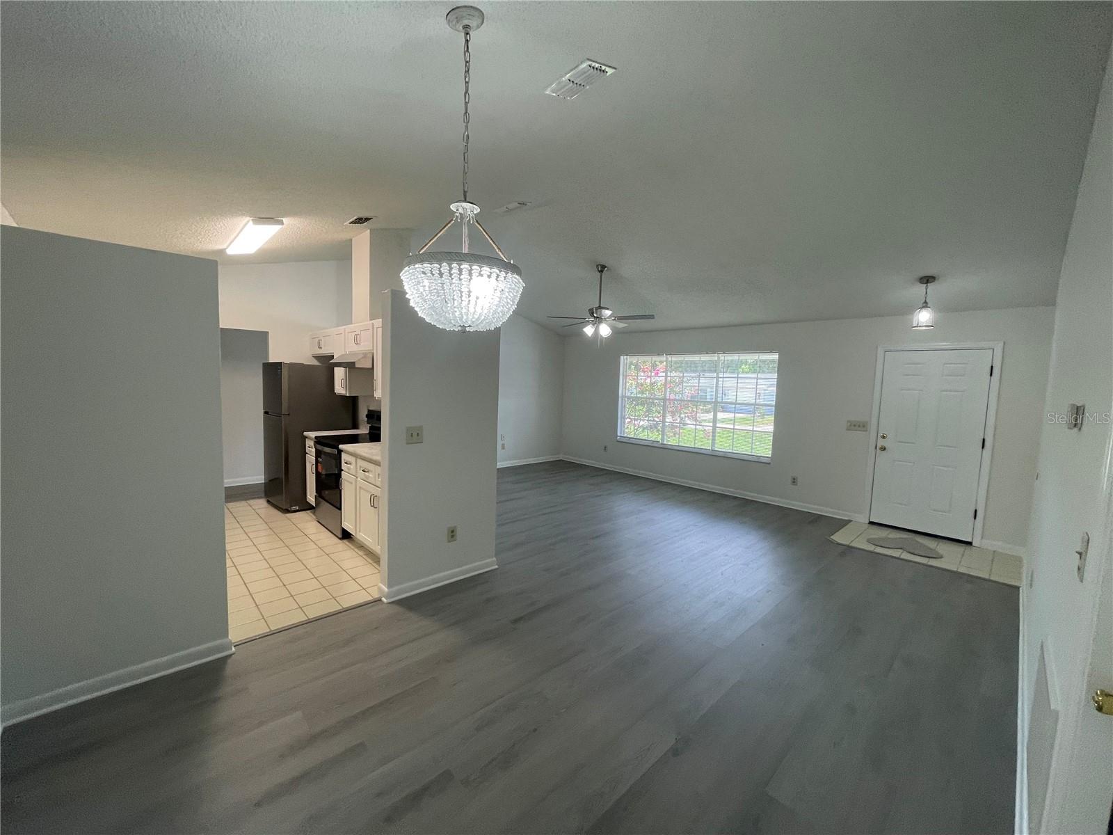 O6437492 Property Photo 4