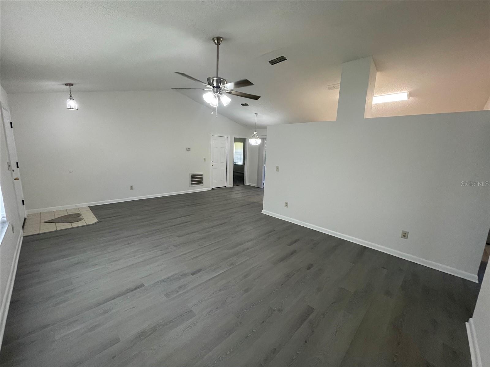 O6437492 Property Photo 5