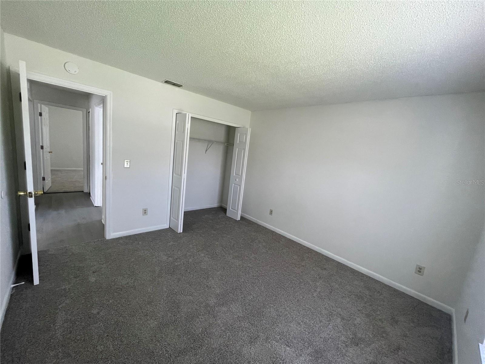 O6437492 Property Photo 8