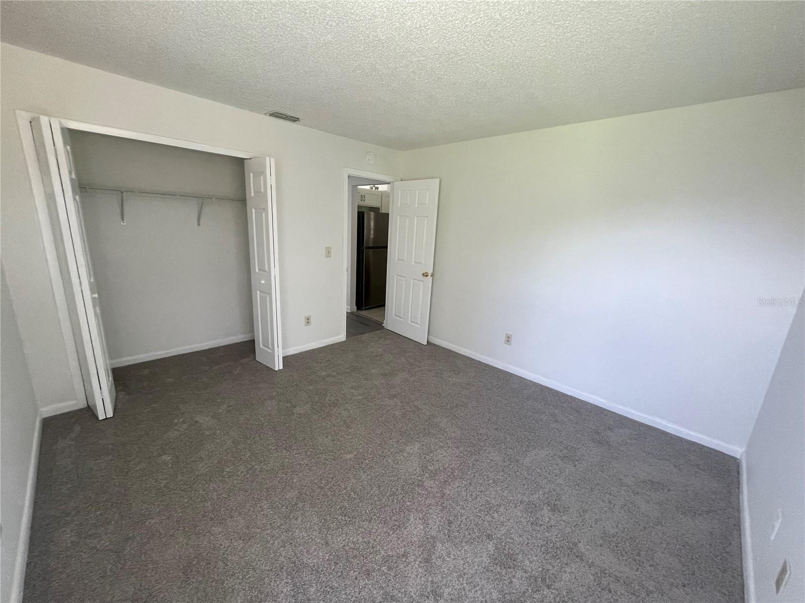 O6437492 Property Photo 11