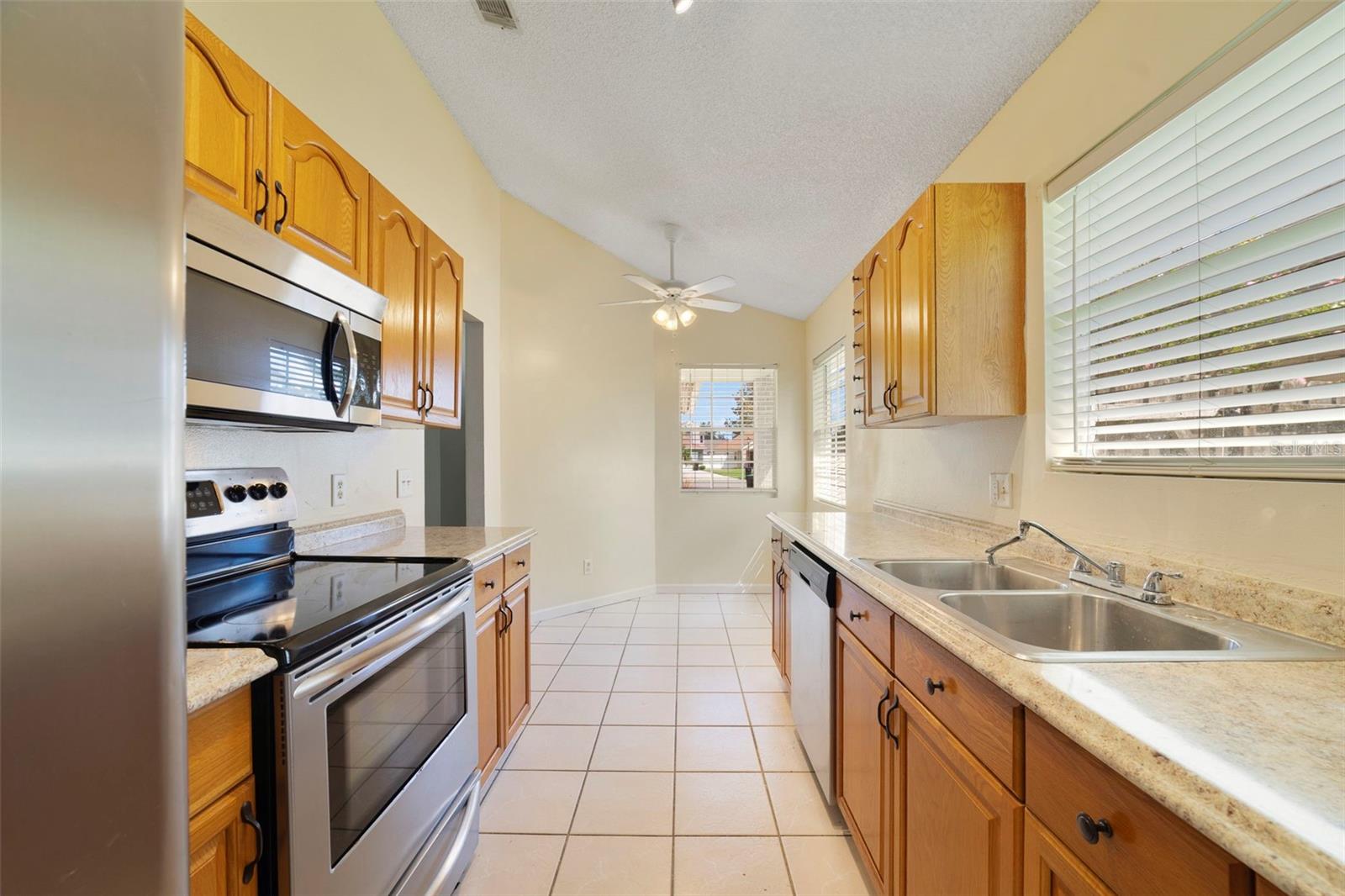 713 Meadowside Ct Property Photo 9