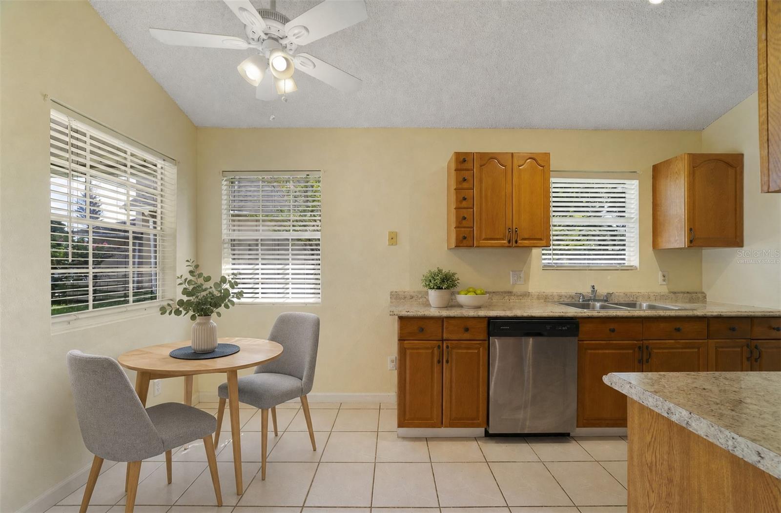 713 Meadowside Ct Property Photo 10