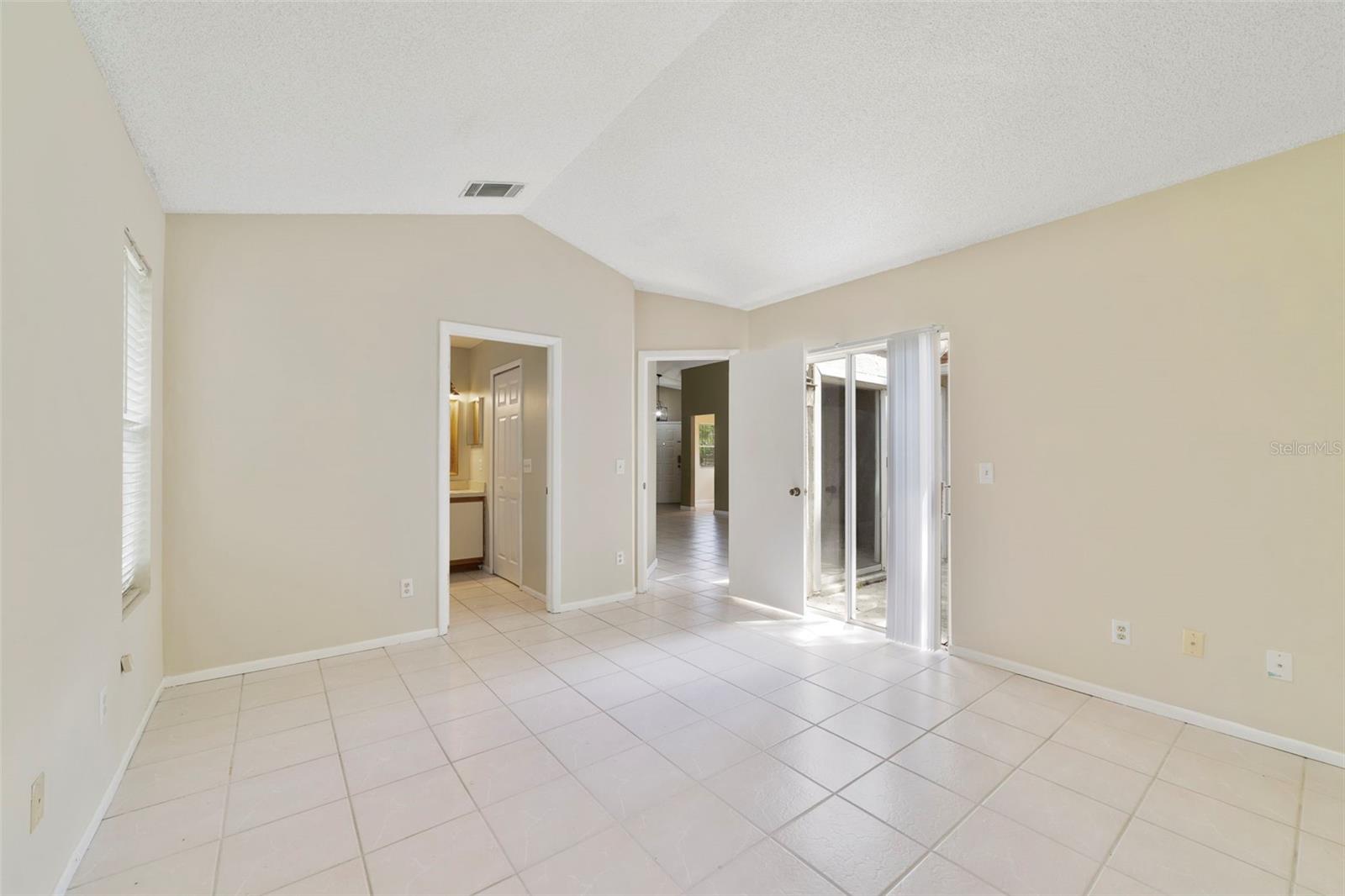713 Meadowside Ct Property Photo 12
