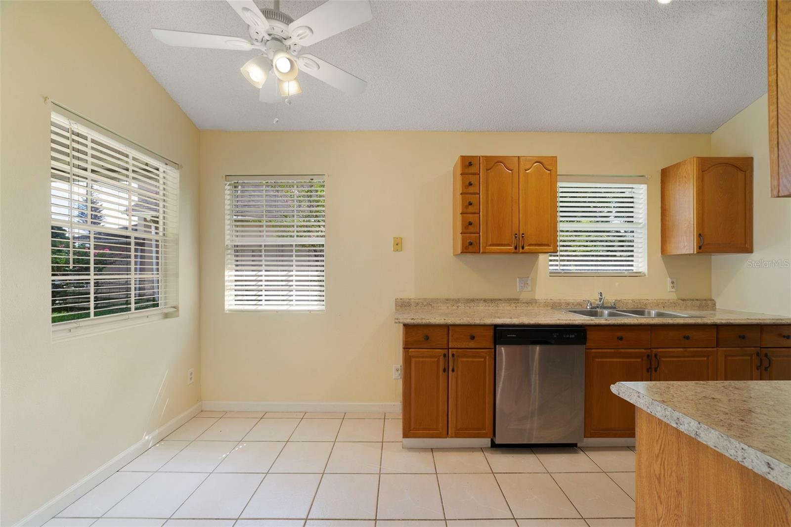 713 Meadowside Ct Property Photo 30