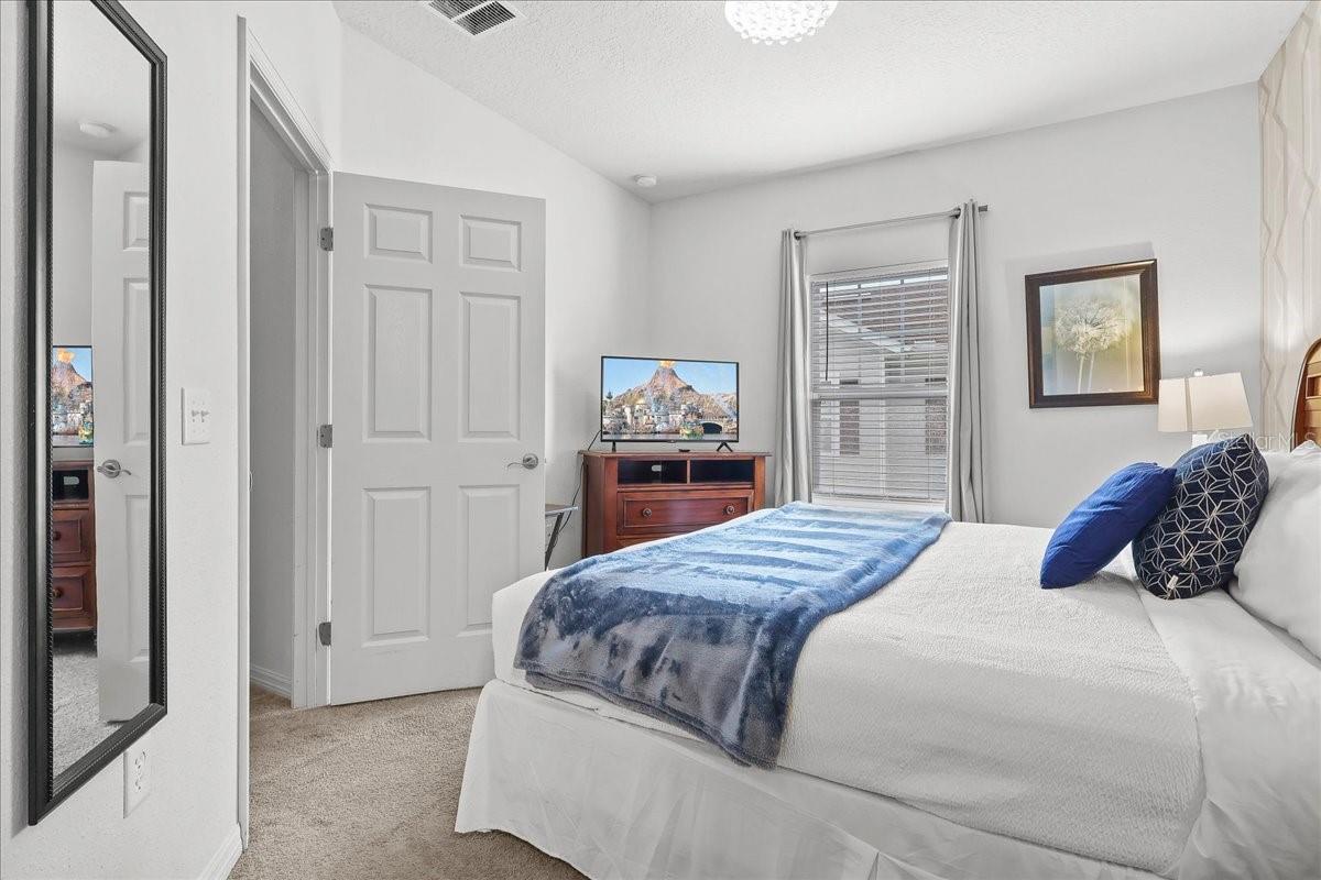 5366 Diplomat Ct #101 Property Photo 16