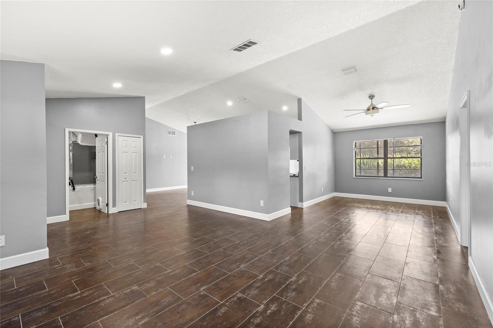 9508 Pine Terrace Ct Property Photo 11