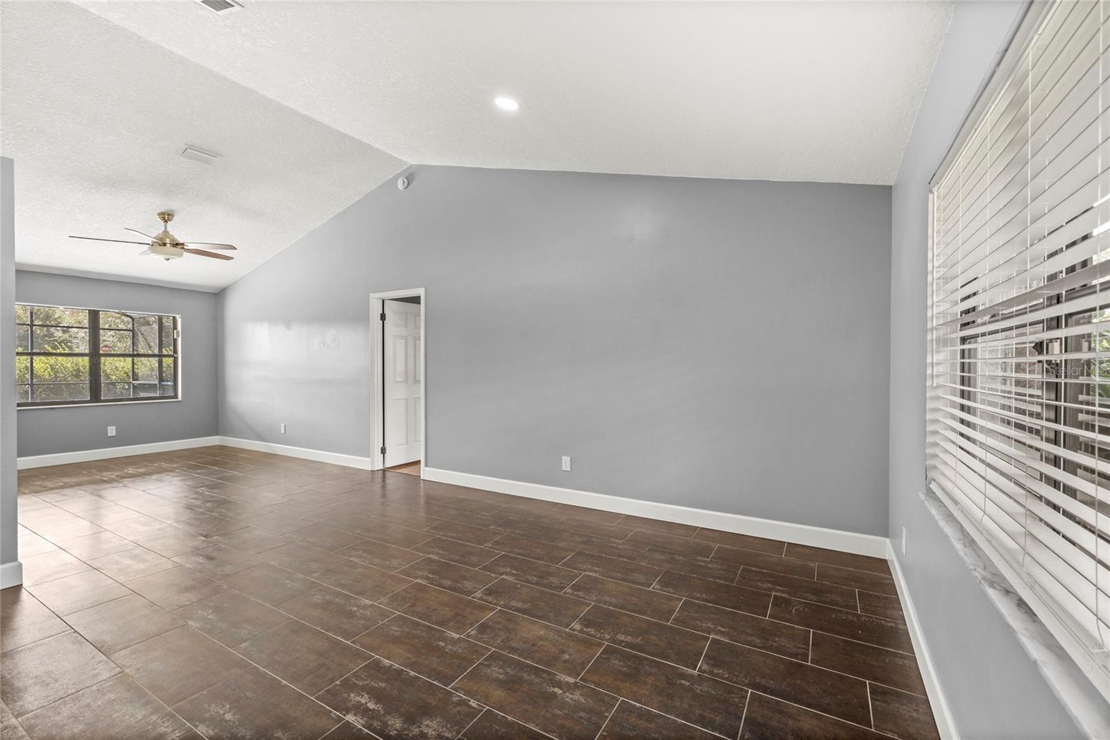 9508 Pine Terrace Ct Property Photo 12