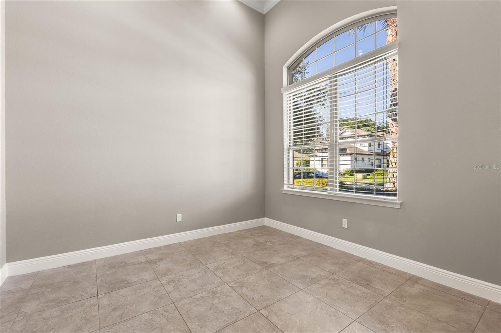 803 Sherbourne Cir Property Photo 9