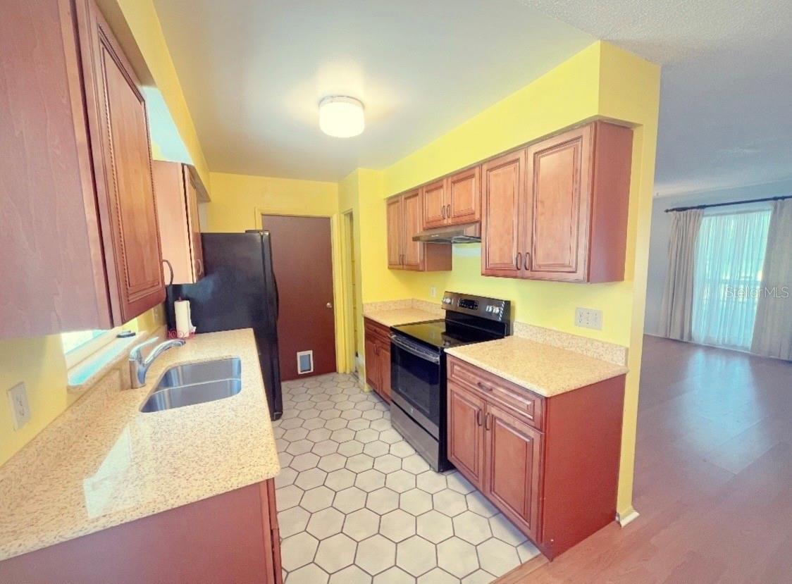 5839 Hutton Dr Property Photo 3