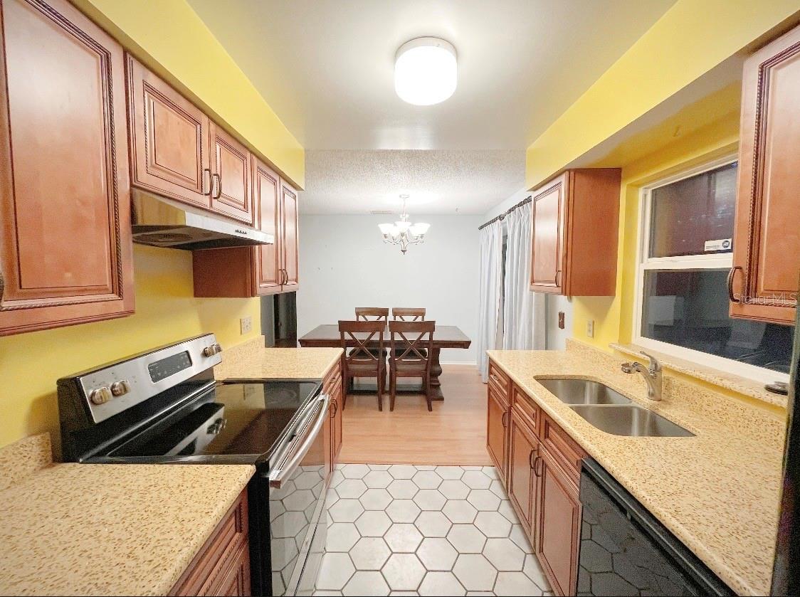 5839 Hutton Dr Property Photo 9