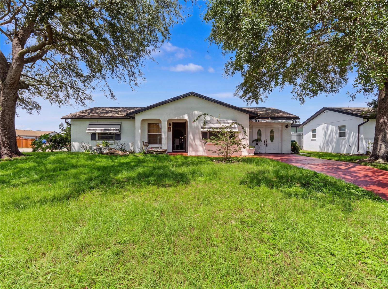 99 Toluca Dr Property Photo 1