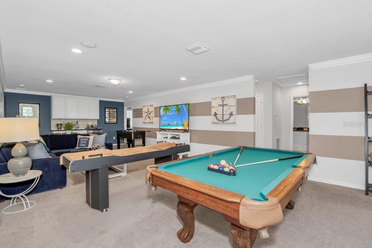 2105 Malta Ter Property Photo 3