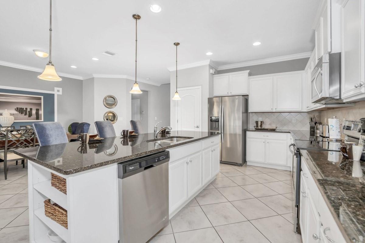 2105 Malta Ter Property Photo 17