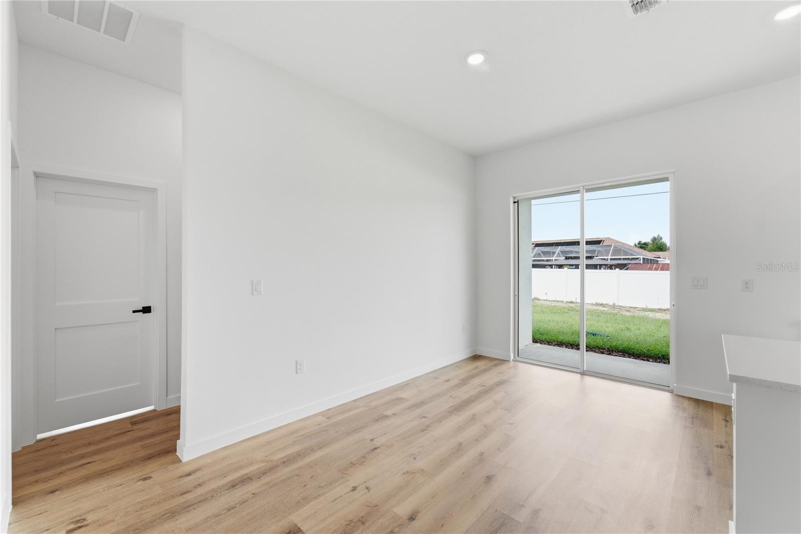 308 Marion Oaks Crse Property Photo 6