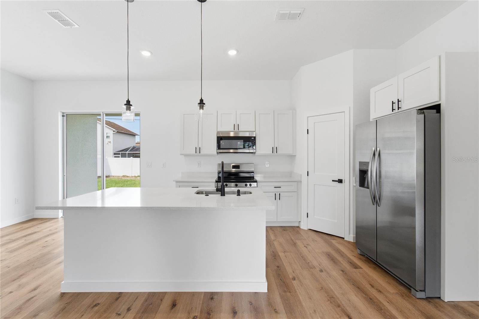308 Marion Oaks Crse Property Photo 7