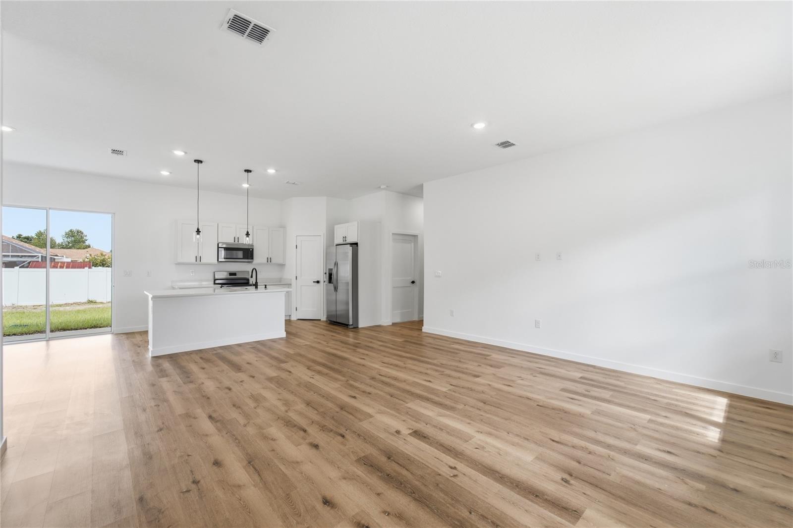 308 Marion Oaks Crse Property Photo 9