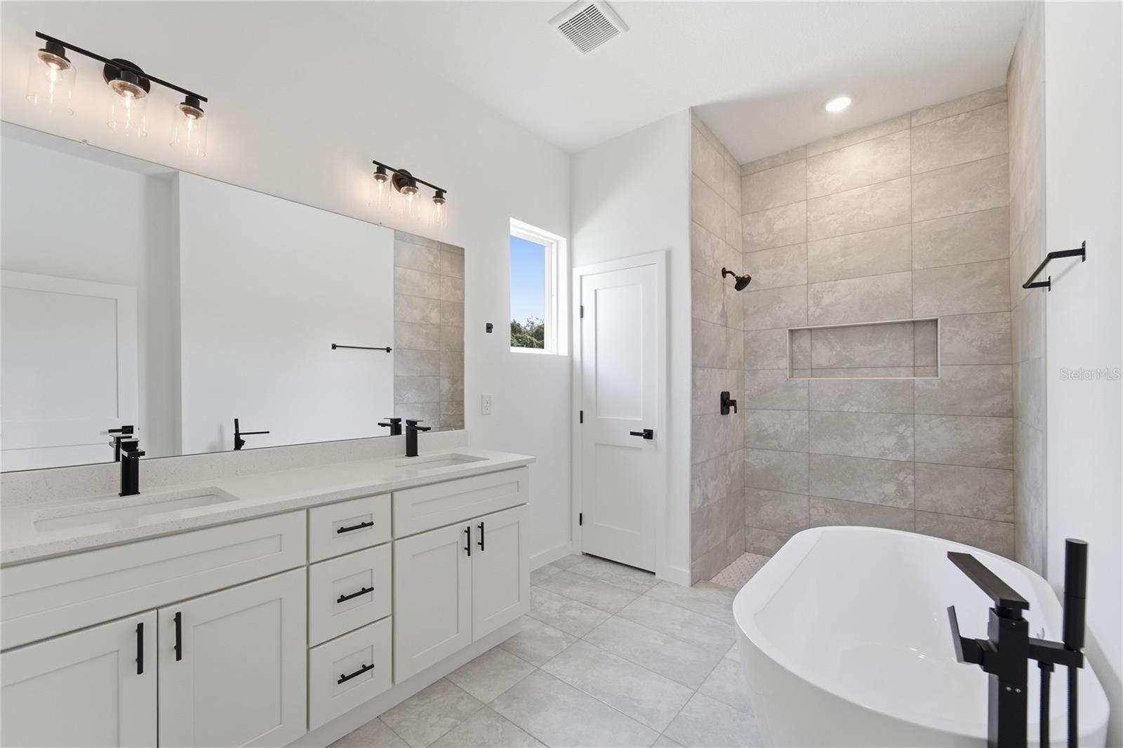 308 Marion Oaks Crse Property Photo 16