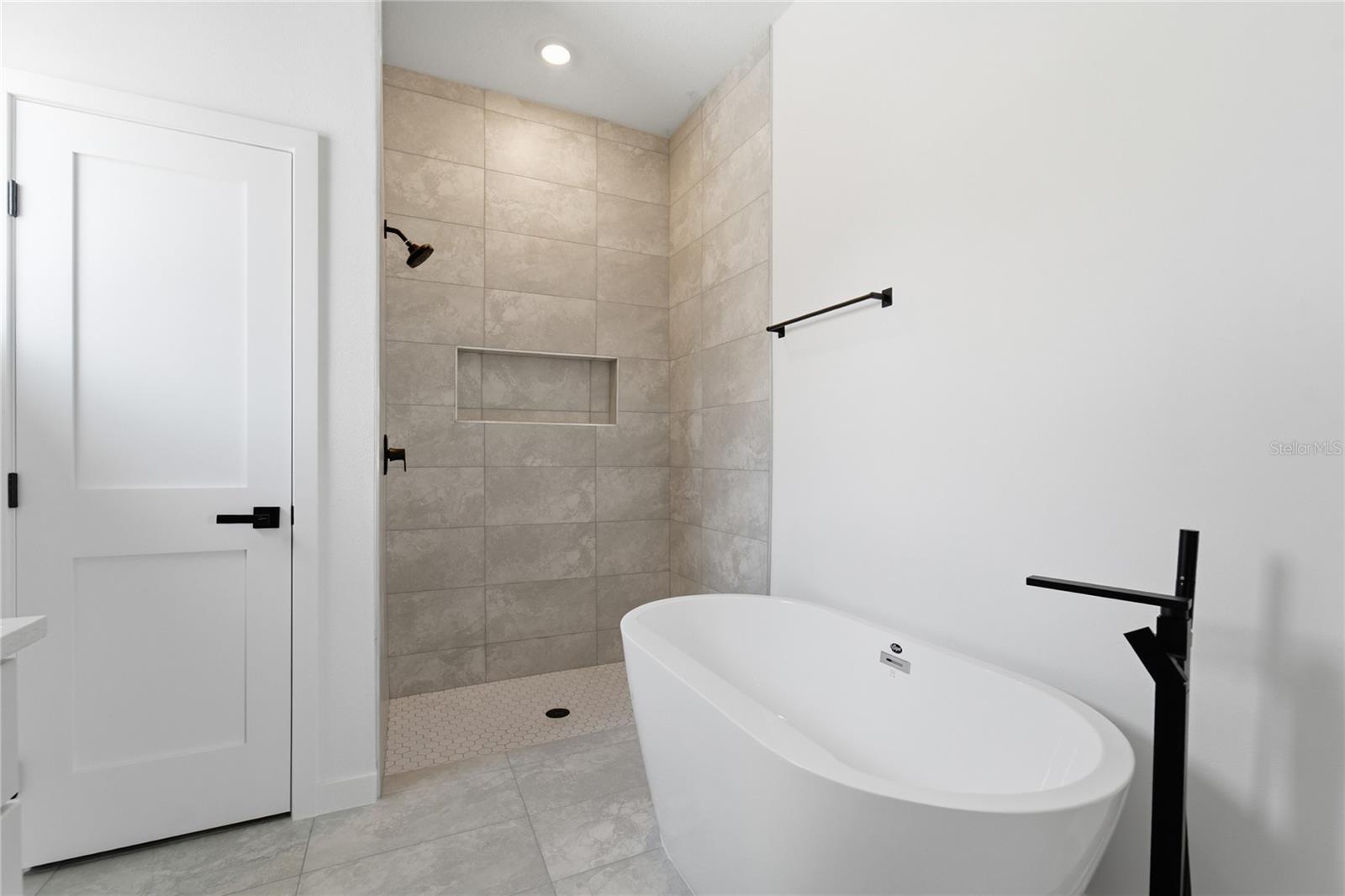 308 Marion Oaks Crse Property Photo 18