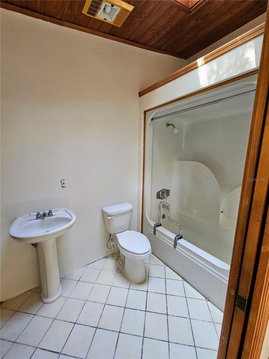 4447 Tidewater Dr Property Photo 36
