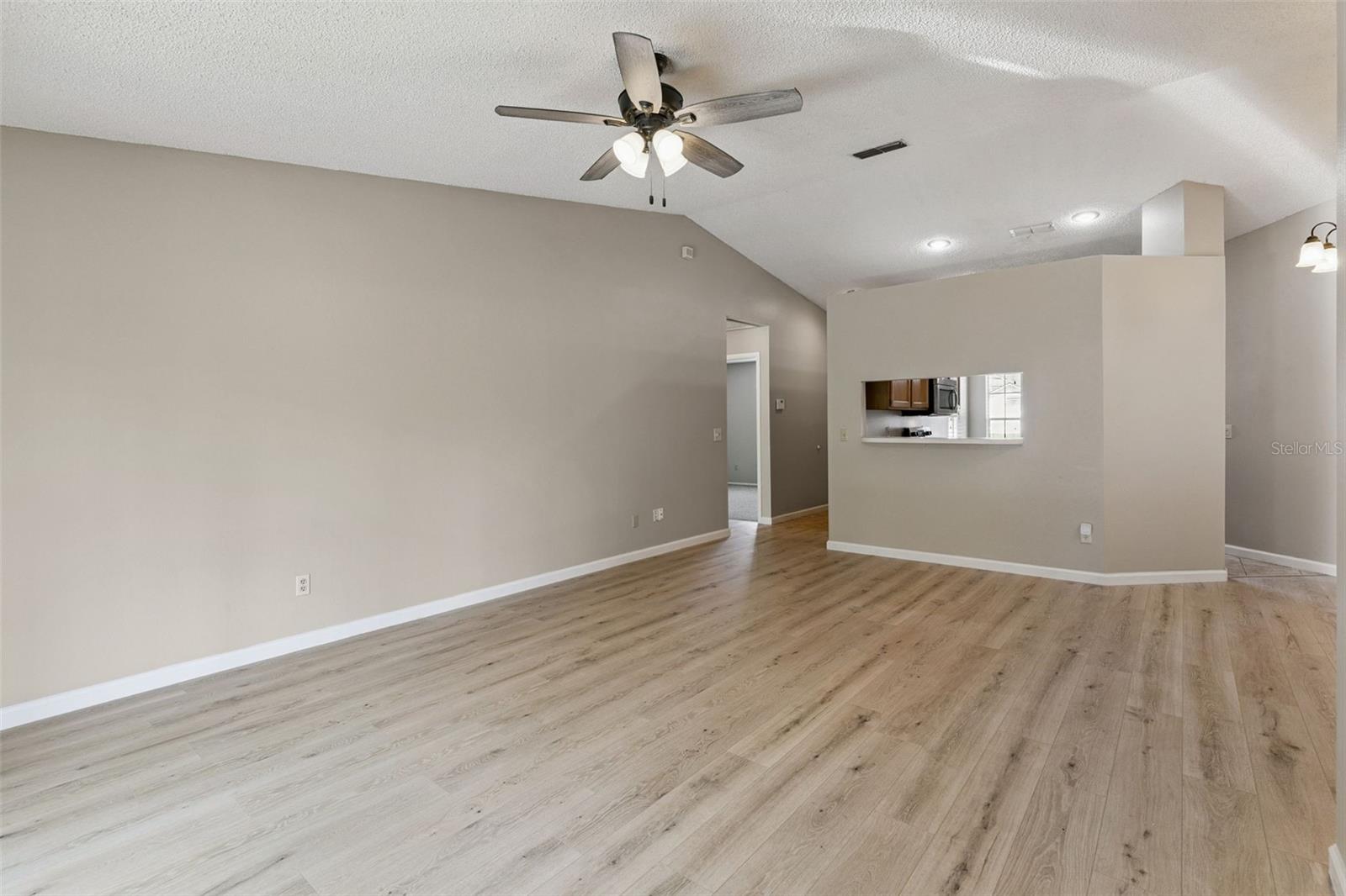 1052 Brielle Ave Property Photo 5