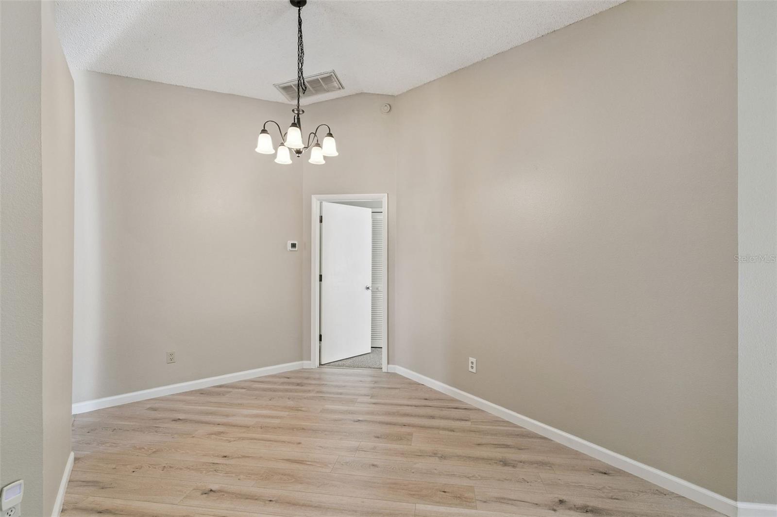 1052 Brielle Ave Property Photo 7