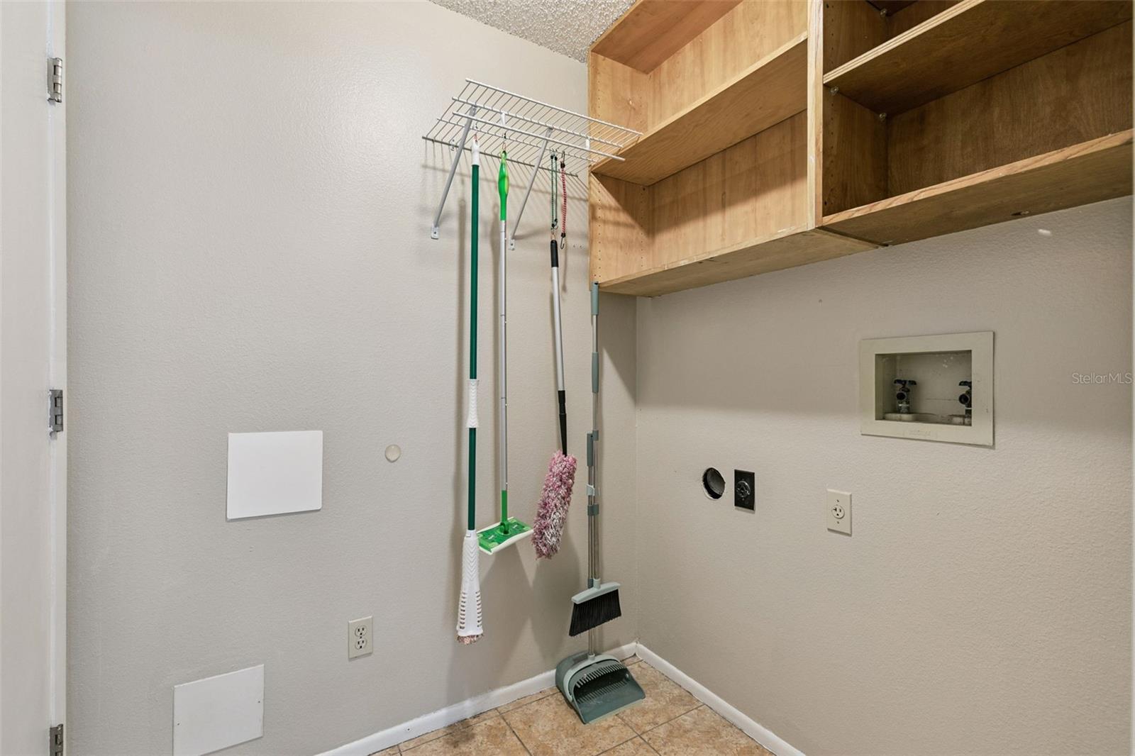 1052 Brielle Ave Property Photo 12