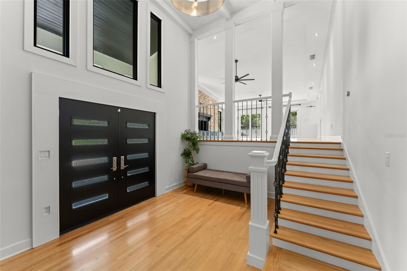 101 Lee St Property Photo 4