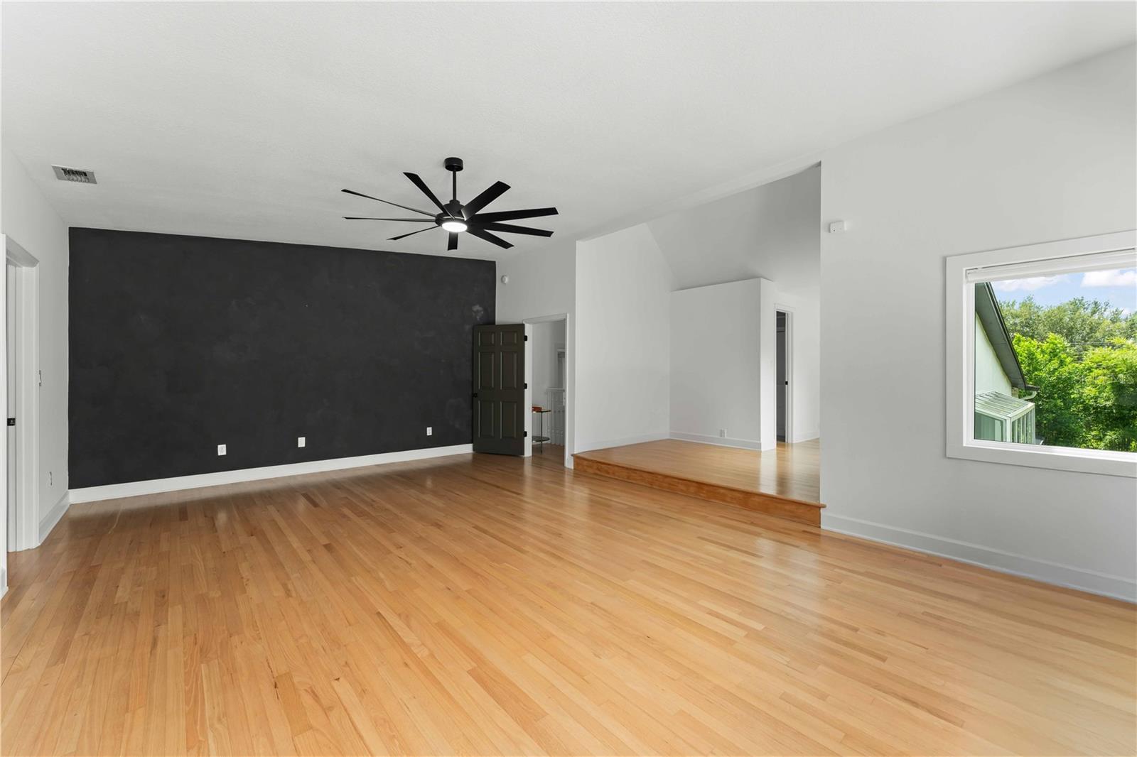 101 Lee St Property Photo 25
