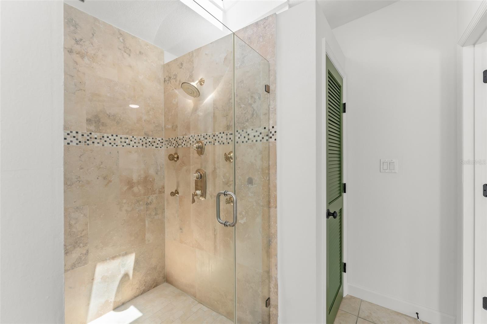 101 Lee St Property Photo 36