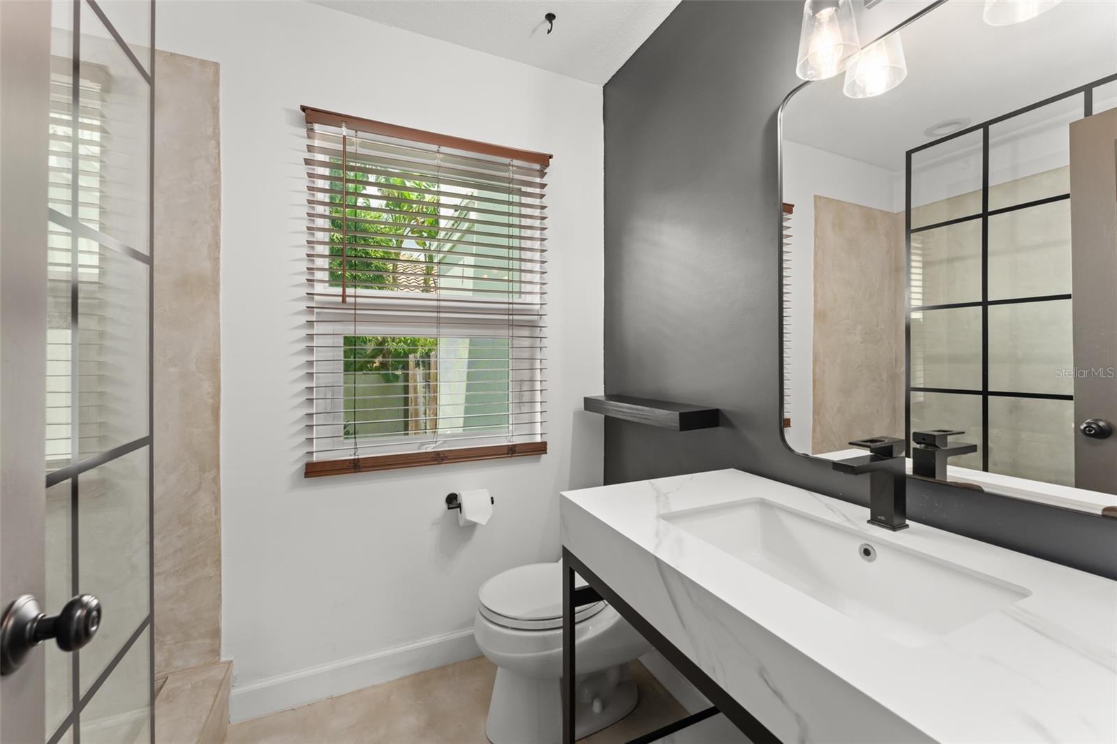 101 Lee St Property Photo 40