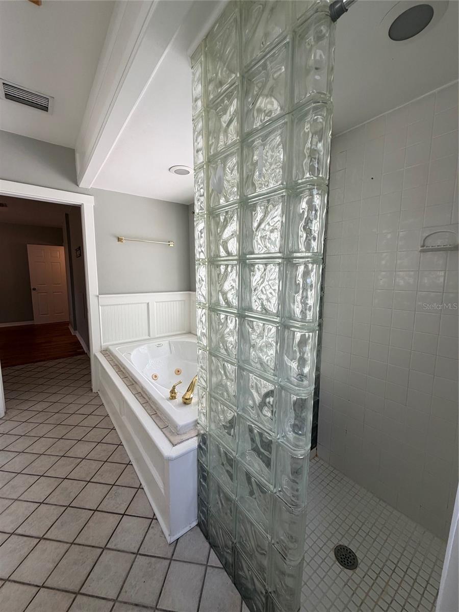 471 Holt Ave Property Photo 16