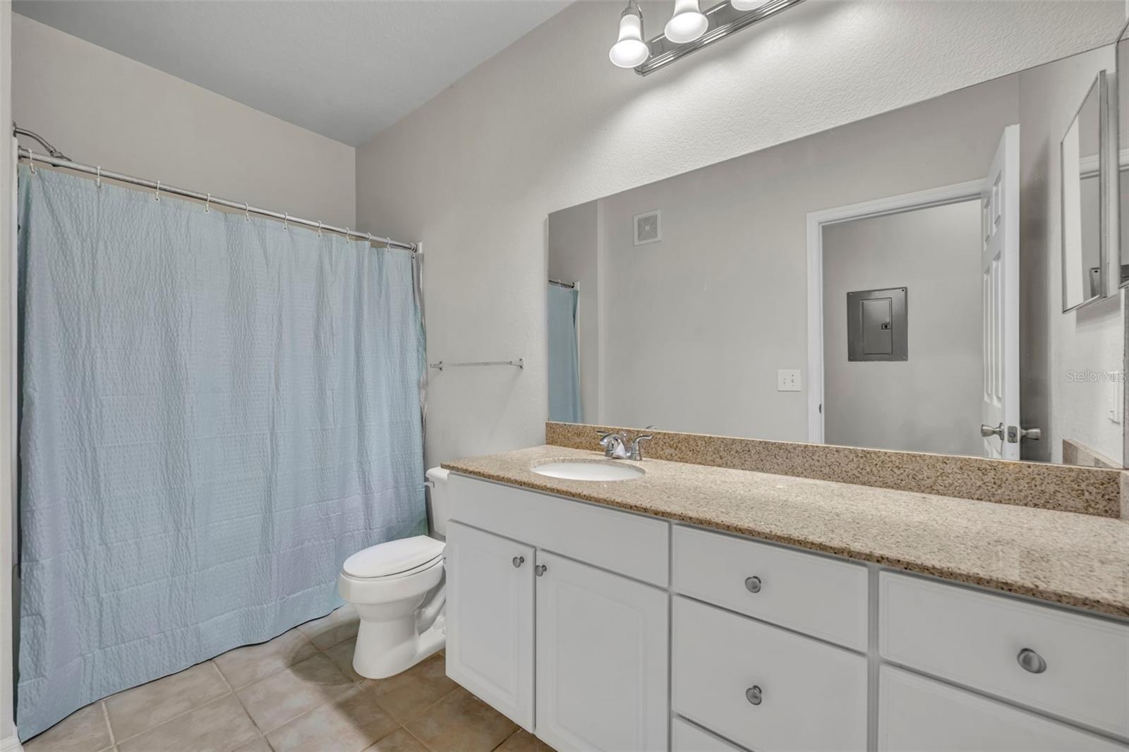 200 Southern Pecan Cir #206 Property Photo 32