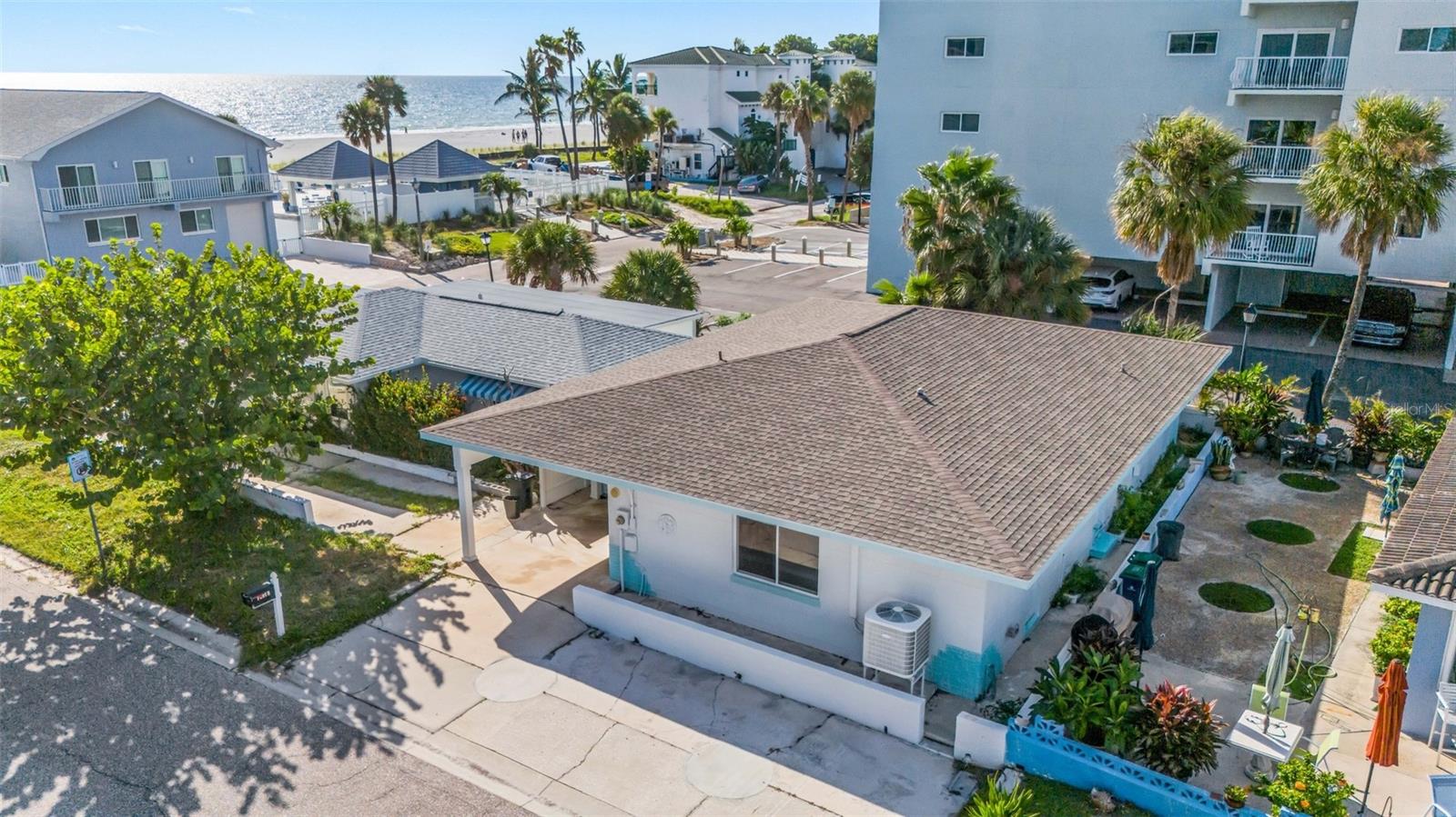 18317 Sunset Blvd Property Photo 2