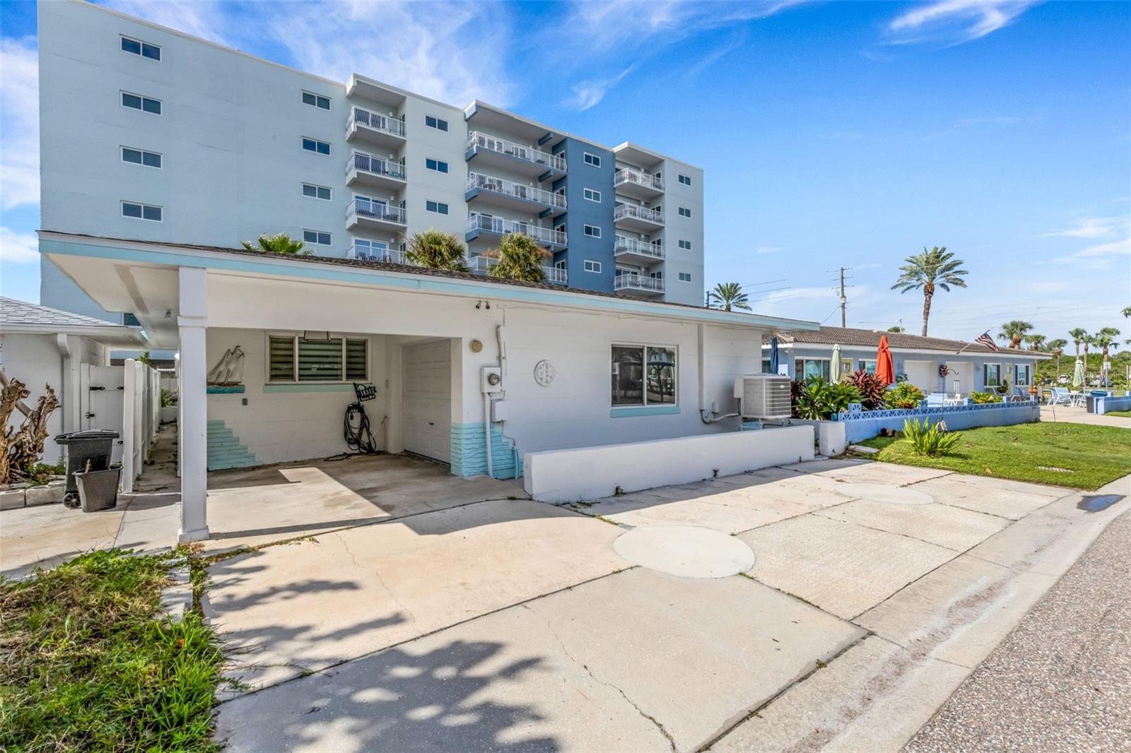 18317 Sunset Blvd Property Photo 3